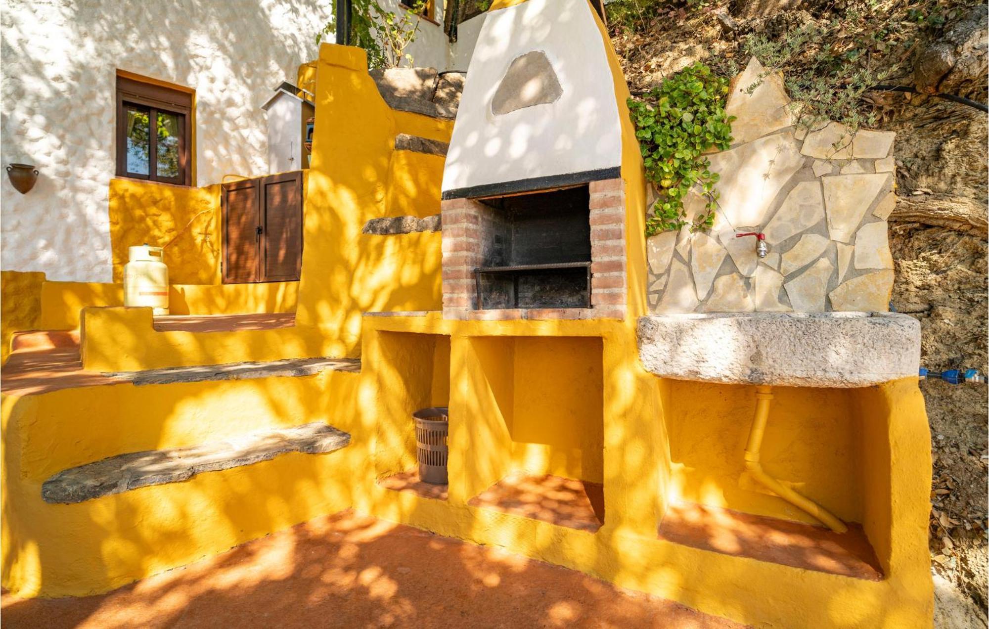 Amazing Cottage In Algatocin With Kitchen Dış mekan fotoğraf